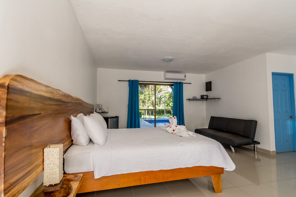 Club Ibiza - Party Hotel & Beach Club