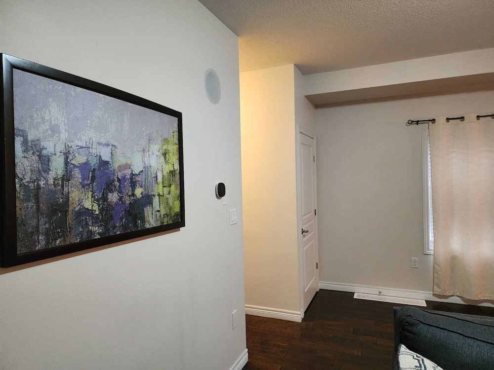 Kitchener Vacations - Beautiful Three Bedroom House - Property Image 10