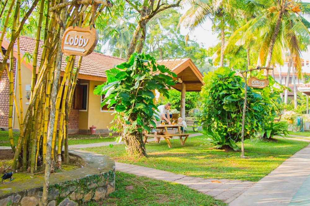 Villa Shade