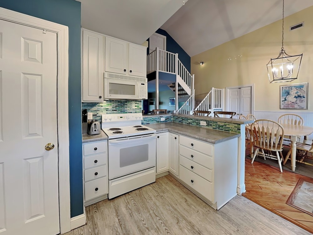 The Water Bear by Topsail Realty