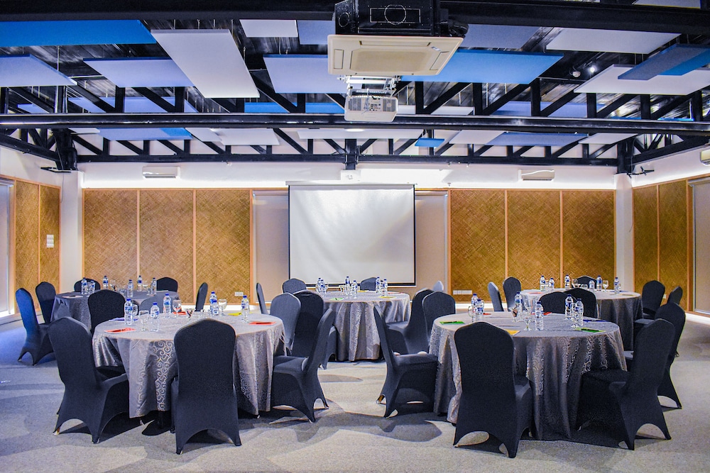 meeting & event spaces