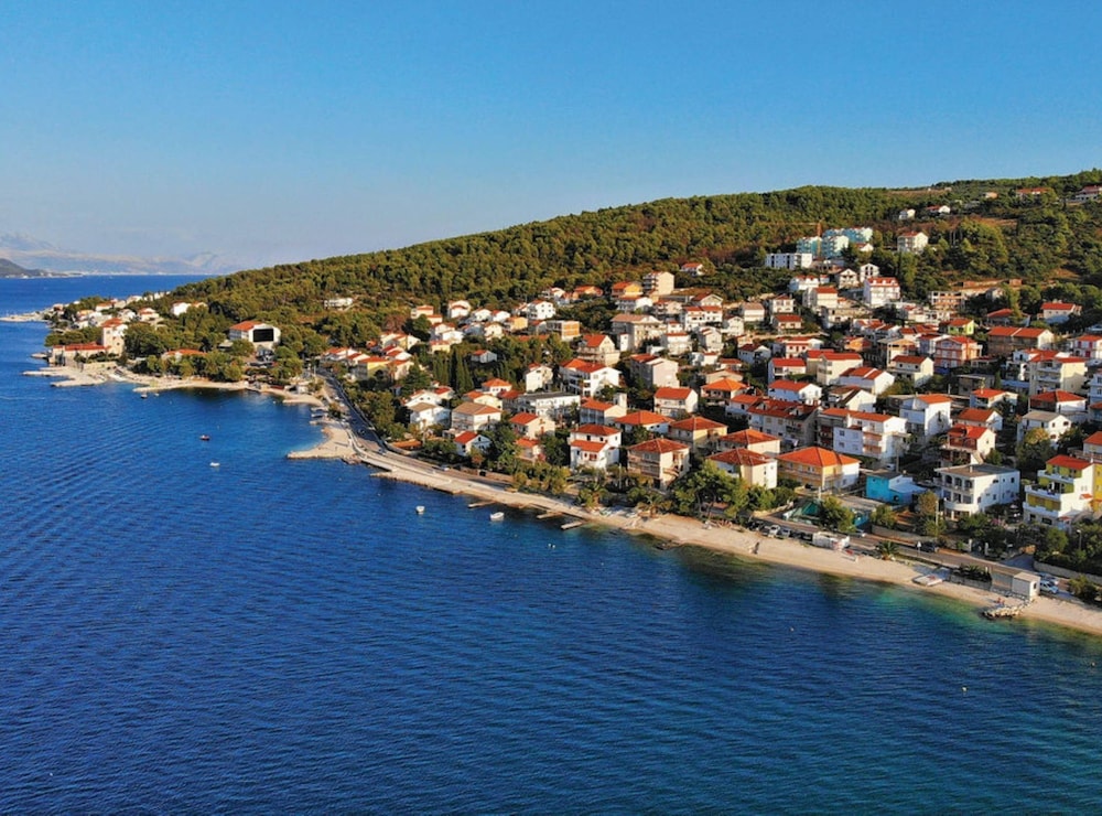 Beachfront Mastrinka Apartments With Sea View