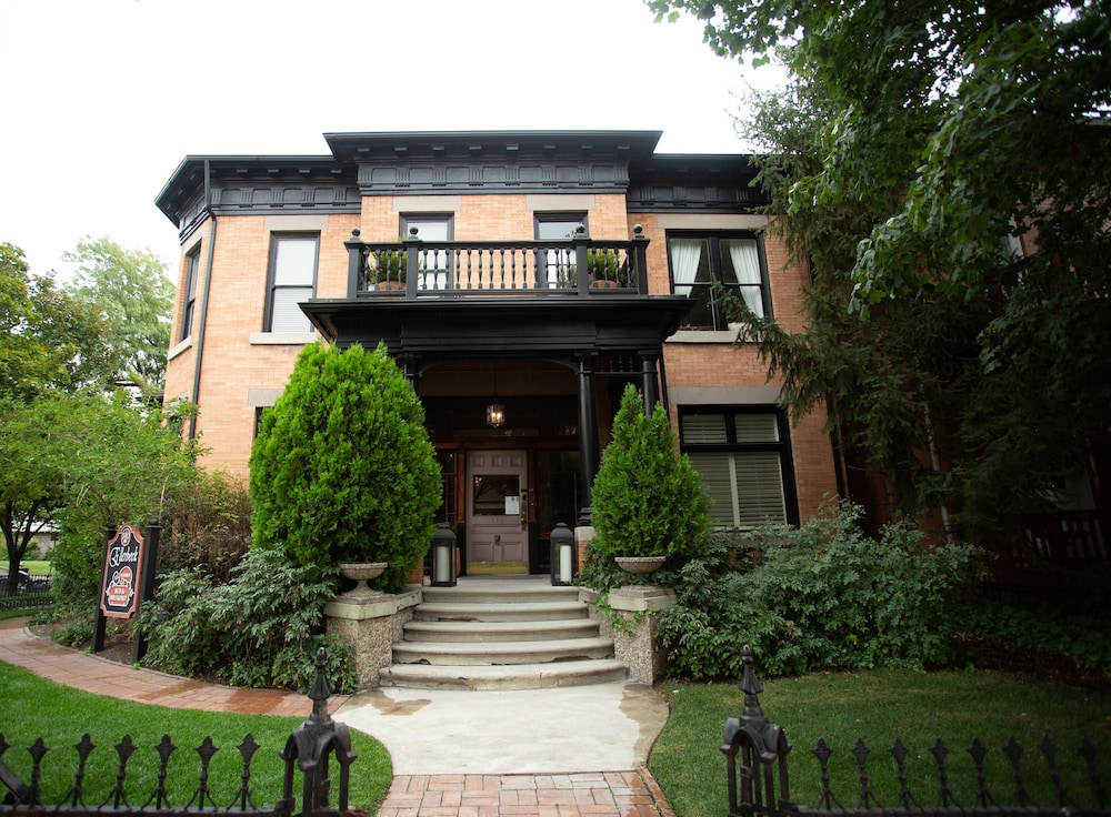 Ellerbeck Mansion Bed & Breakfast