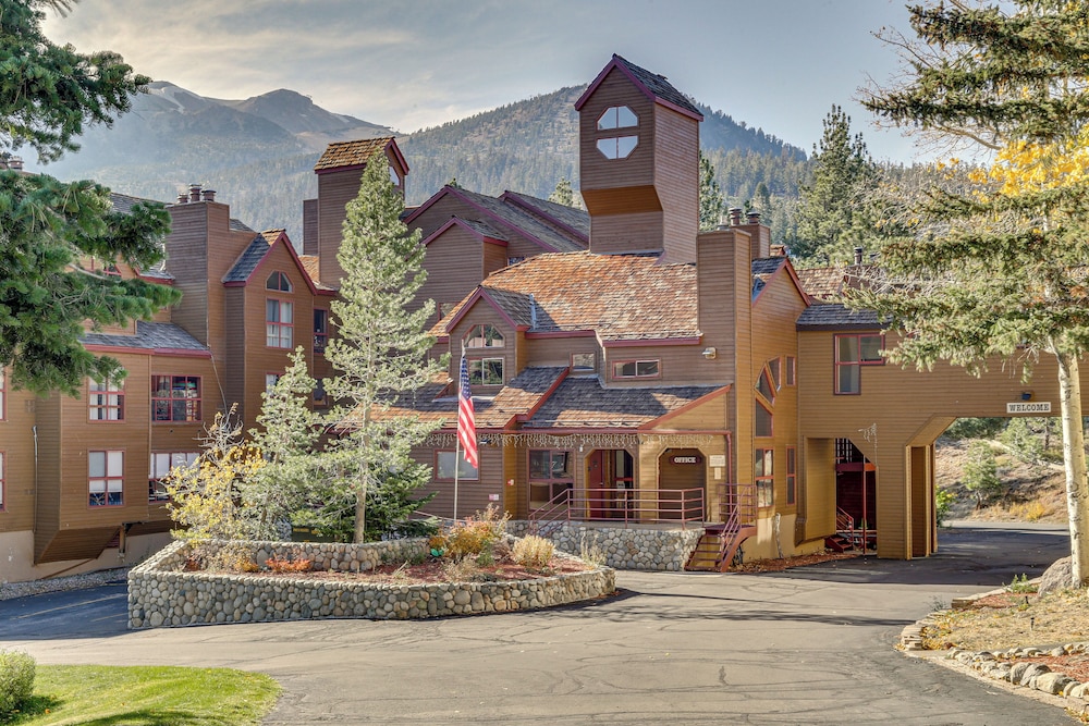 Hotel Mammoth Lakes Condo - Steps to Ski Lift! - Image 1