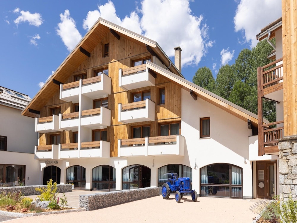 Chalet in Chantemerle With Family Amenities
