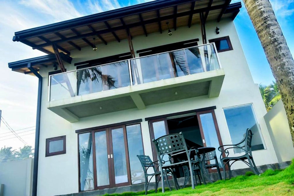 Surfside Serenity Ahangama