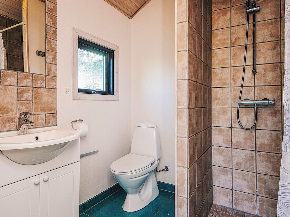 5 Person Relaxing Holiday Park Home in Ronde