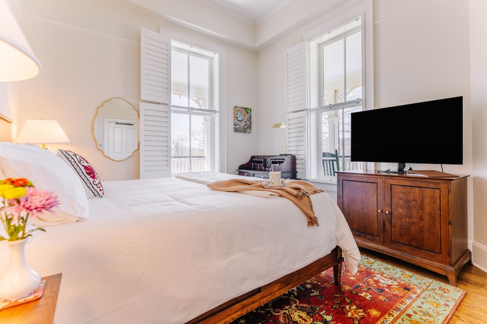 The Inn at Foster Falls - Property Image 43