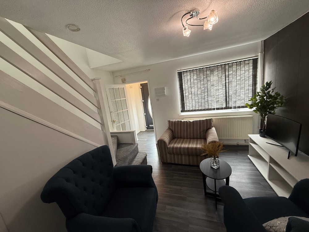 Close London City Airport- Petok - Free Parking