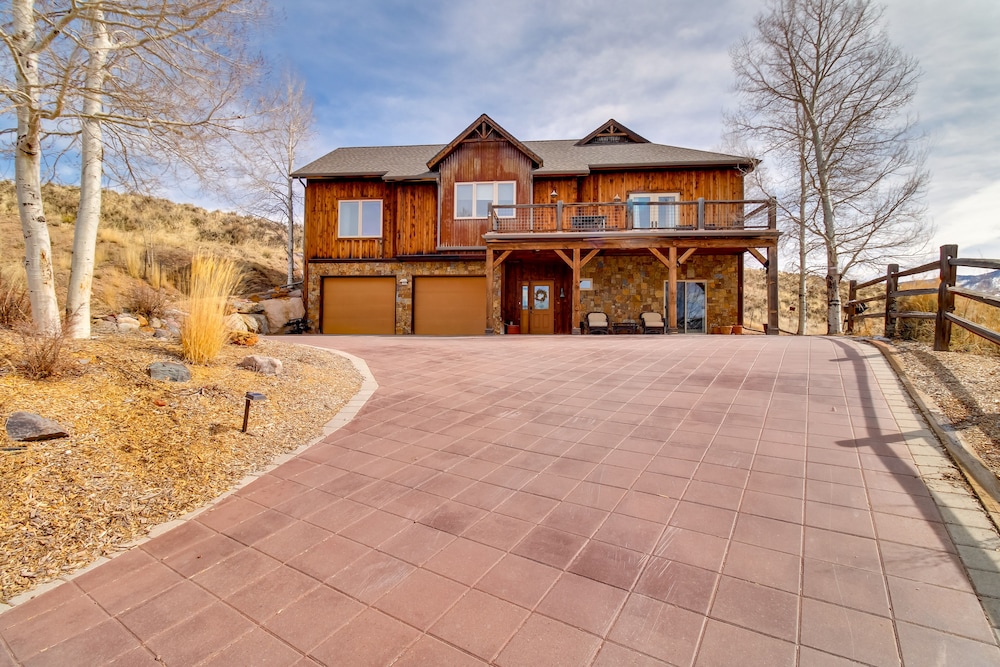 Cozy Ridgway Vacation Rental: Hike, Ski & Explore!