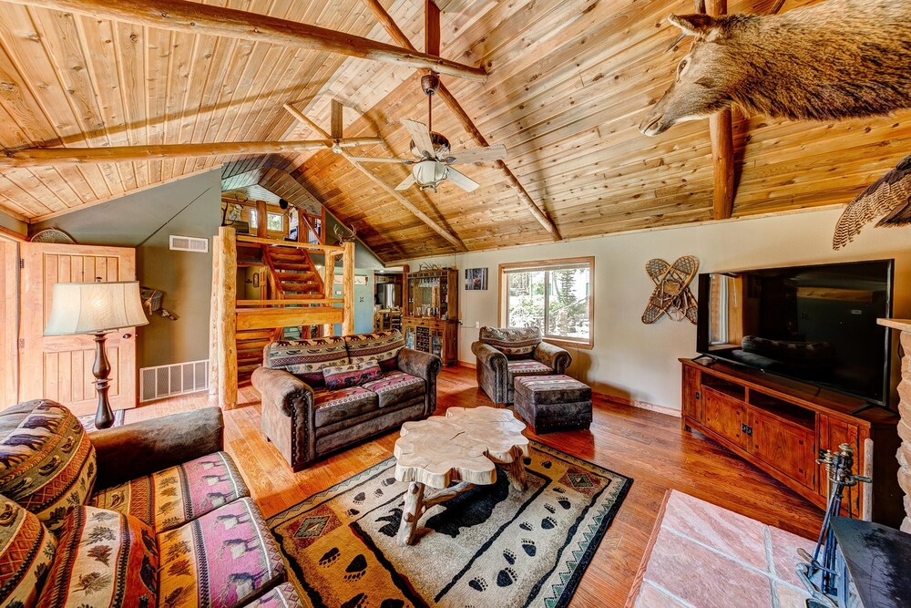 Longs Peak Cabin - Monthly Long-term Vacation Rental 30 Days -- Estes Park 3 Bedroom Cabin by RedAwning - Property Image 37