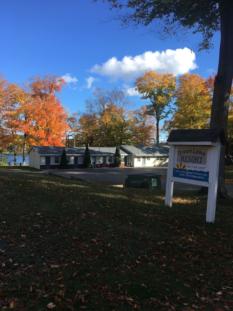 Dixon Lake Resort