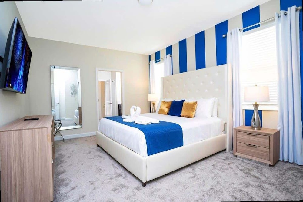 Spacious 7BR w Pool Spa Game Room Near Disney