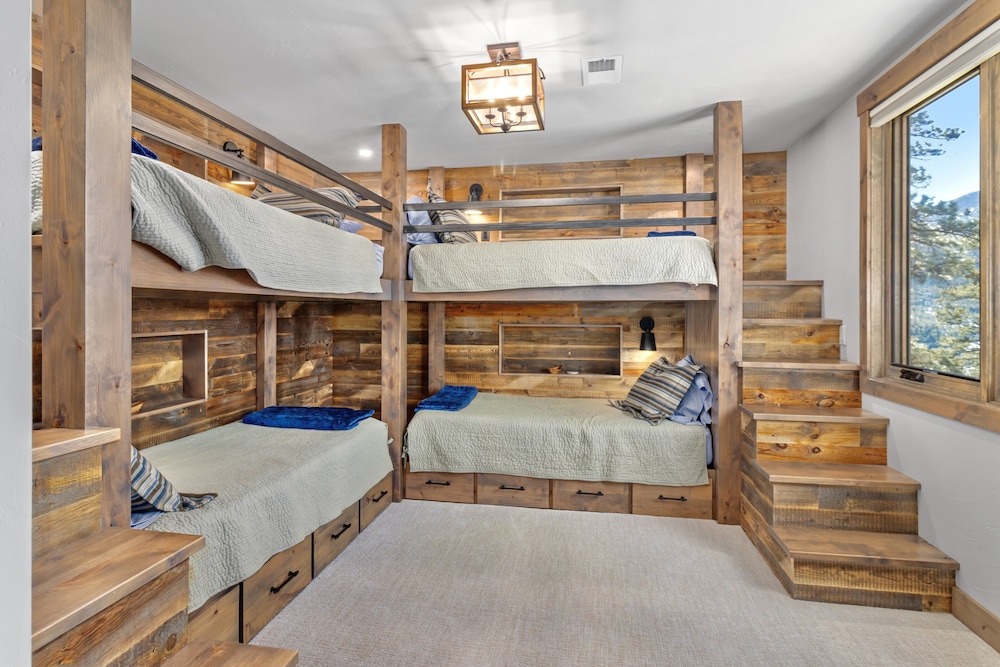 Hearthstone Luxury Vacation Rental At Windcliff 5 Bedroom Home