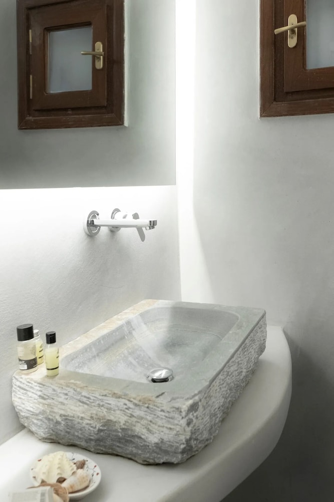 Mykonist Merchia Beach Villas & Suites