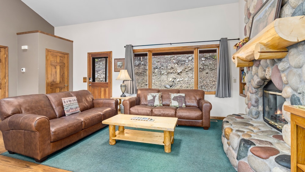 Cascade Mountain Home By Estes Park Homes 6 Bedroom Home