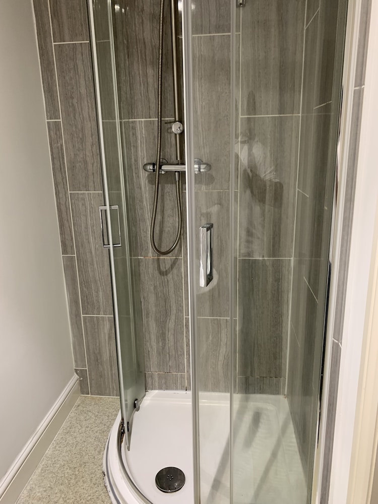Salford Vacations - Imperial Salford Hotel - Property Image 1