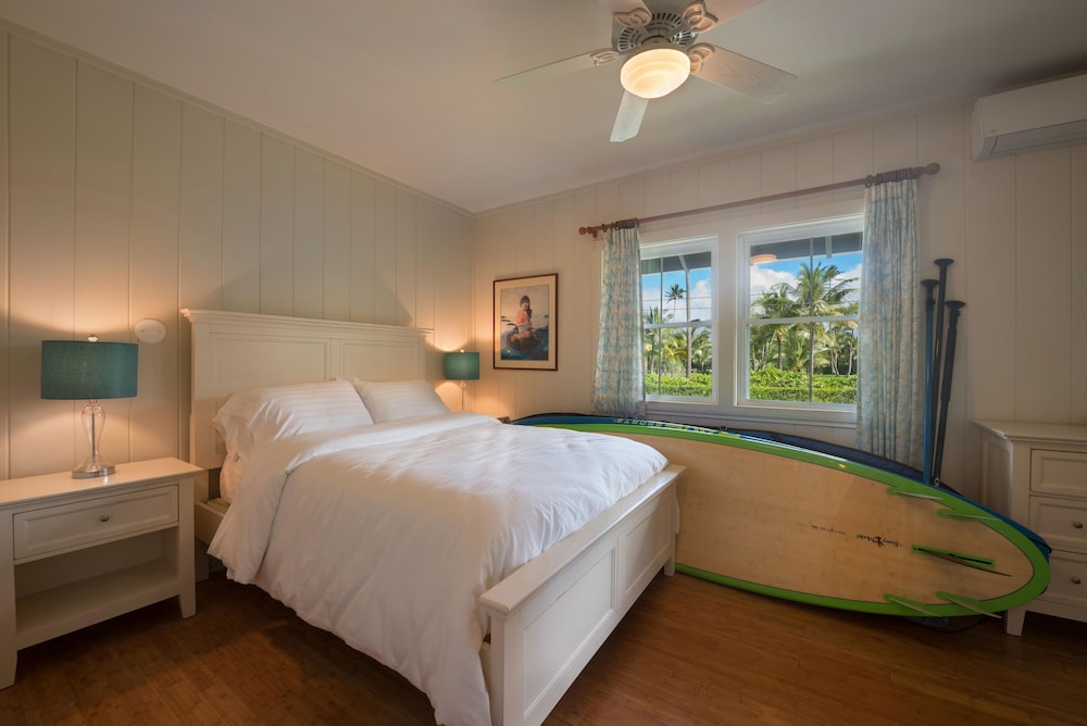 Hanalei Nalu in Hanalei