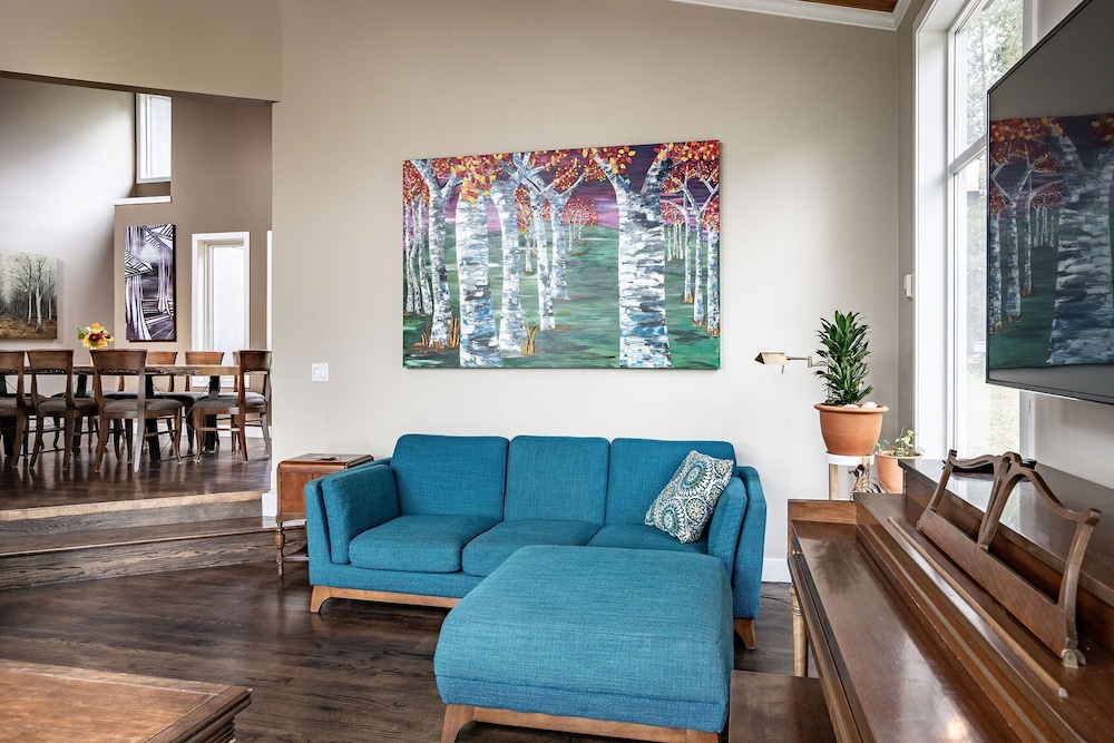 Revelstoke Lakehouse by Revelstoke Vacations