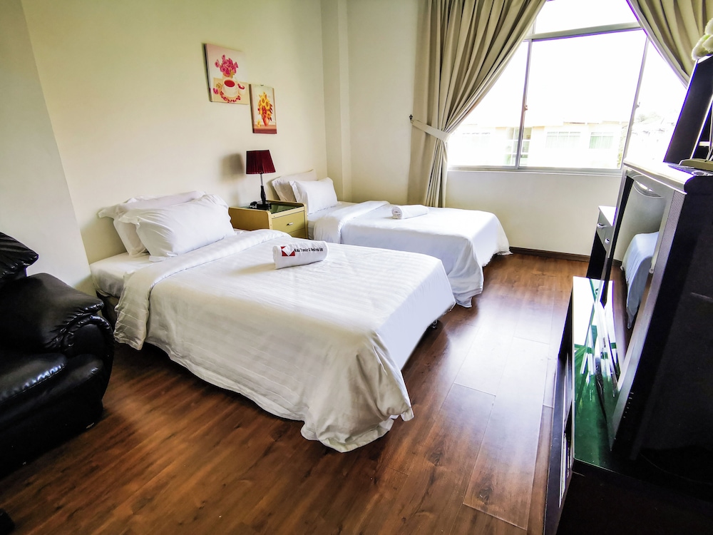 Natol Homestay - Kuching Home Penthouse Airport Road