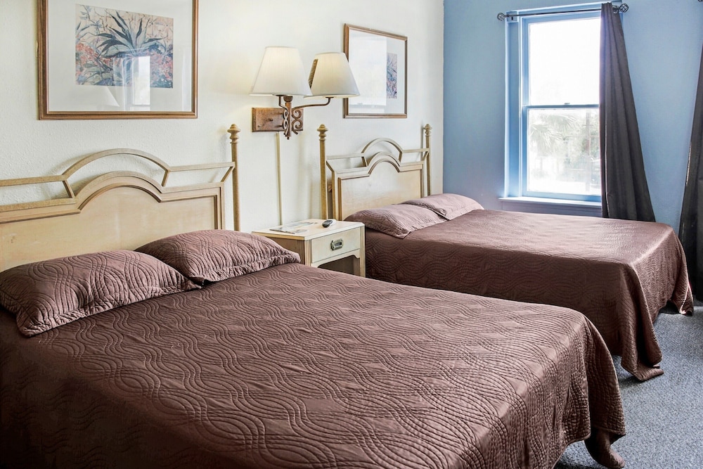 Host Stay City Aura