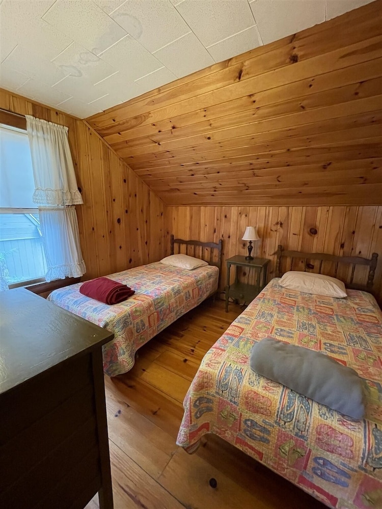 Camp Lindy Limit 7 4 Bedroom Cottage view 2