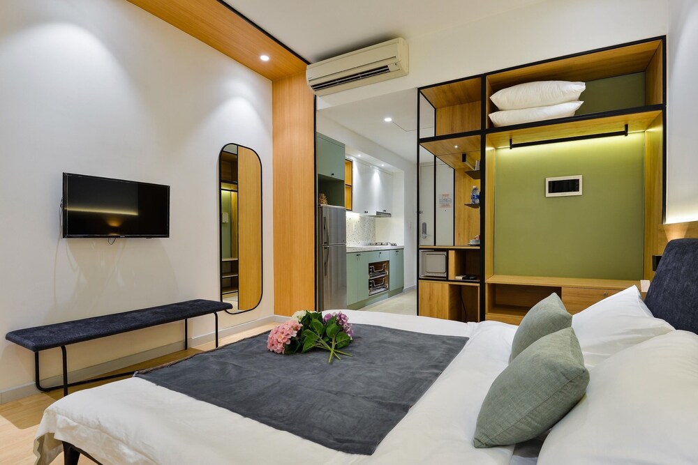 2Q Apartment