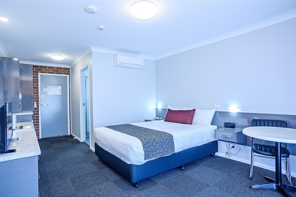 Bushmans Motor Inn