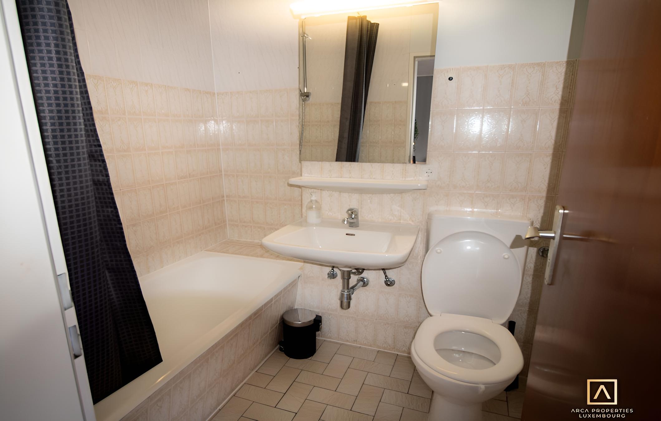 Charming Studio - City Center W Smart TV view 5