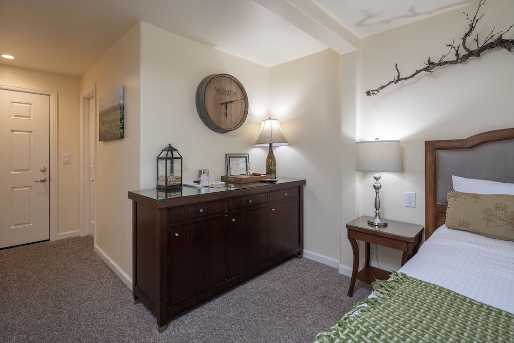 Monterey Vacations - Vendange Carmel Inn  Suites - Property Image 5