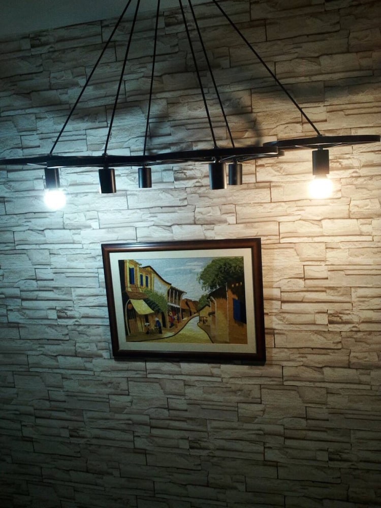 Little Bear Guesthouse and Restaurant