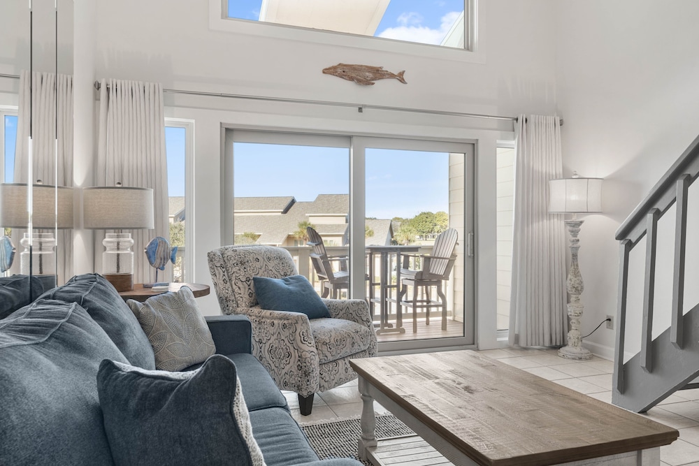 Grandview 2 Bedroom Condo