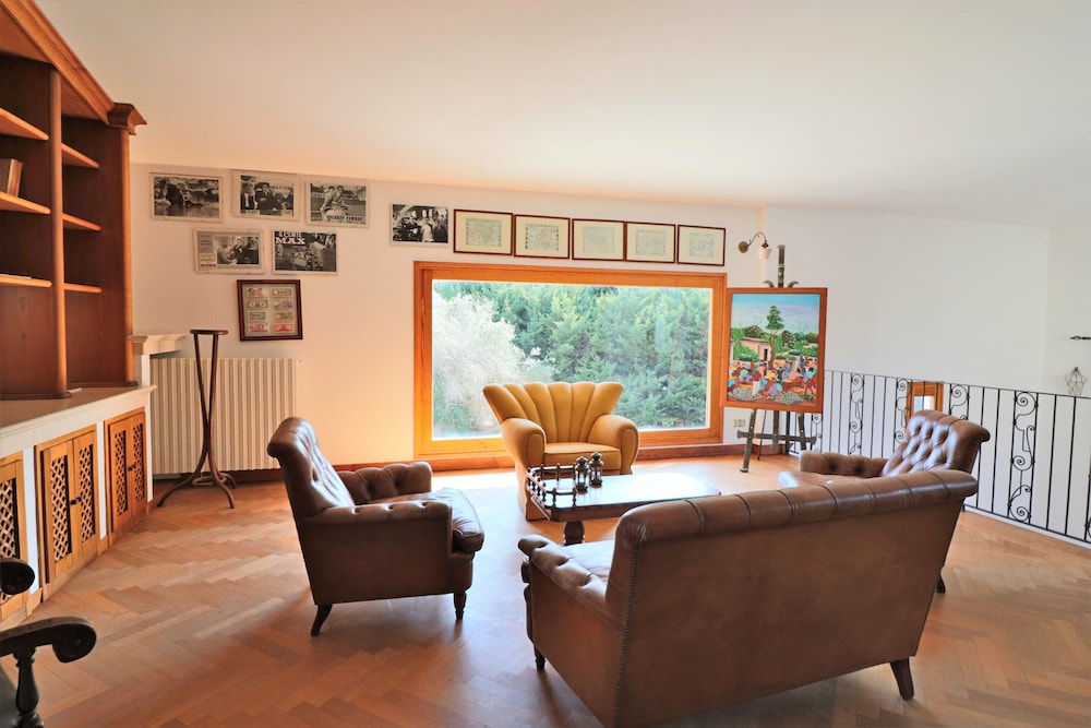 lounge