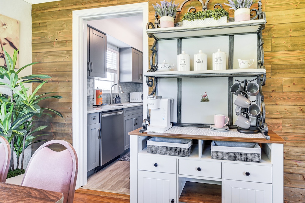 St Pete Home for Retreat & Corporate Travelers