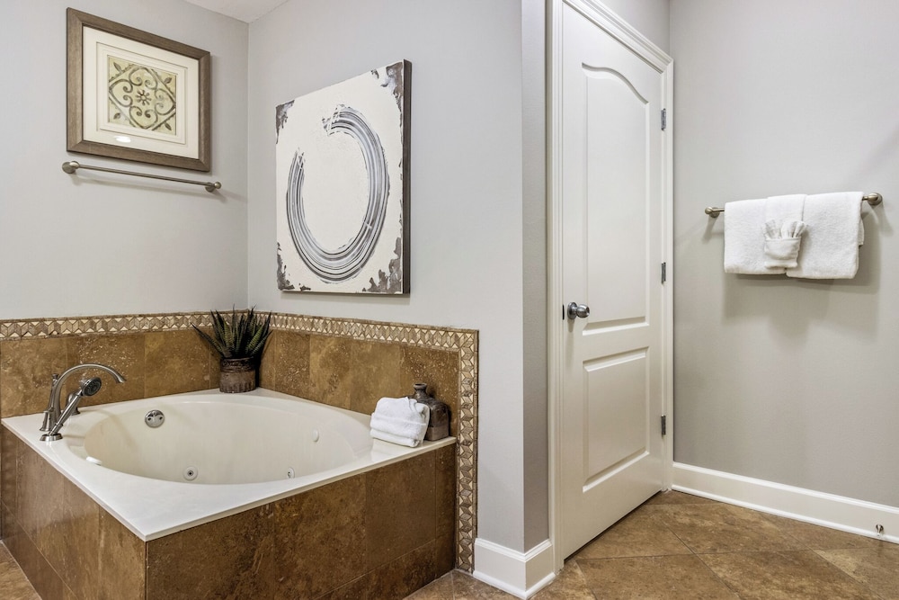 The Oasis at Orange Beach #1707 by Southern Vacation Rentals
