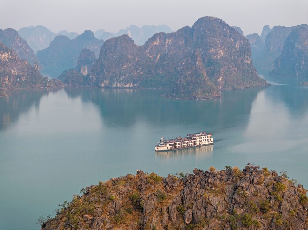 Indochine Grand Lan Ha Bay