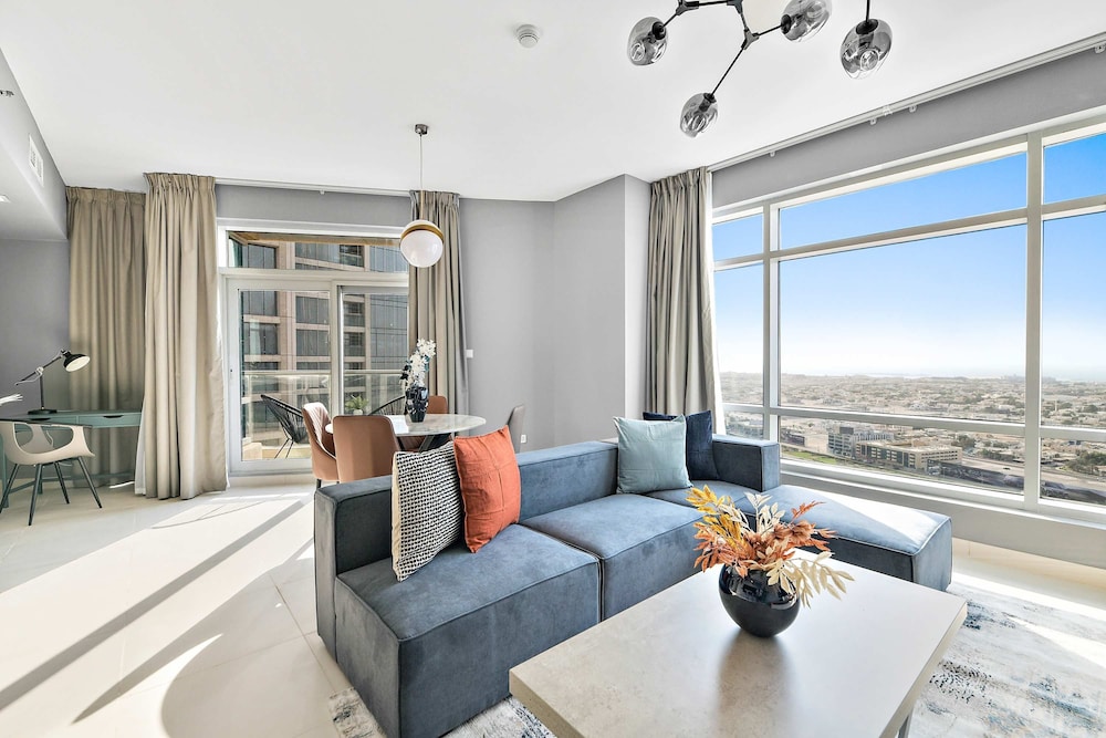 Silkhaus High Floor With New Furniture Balcony