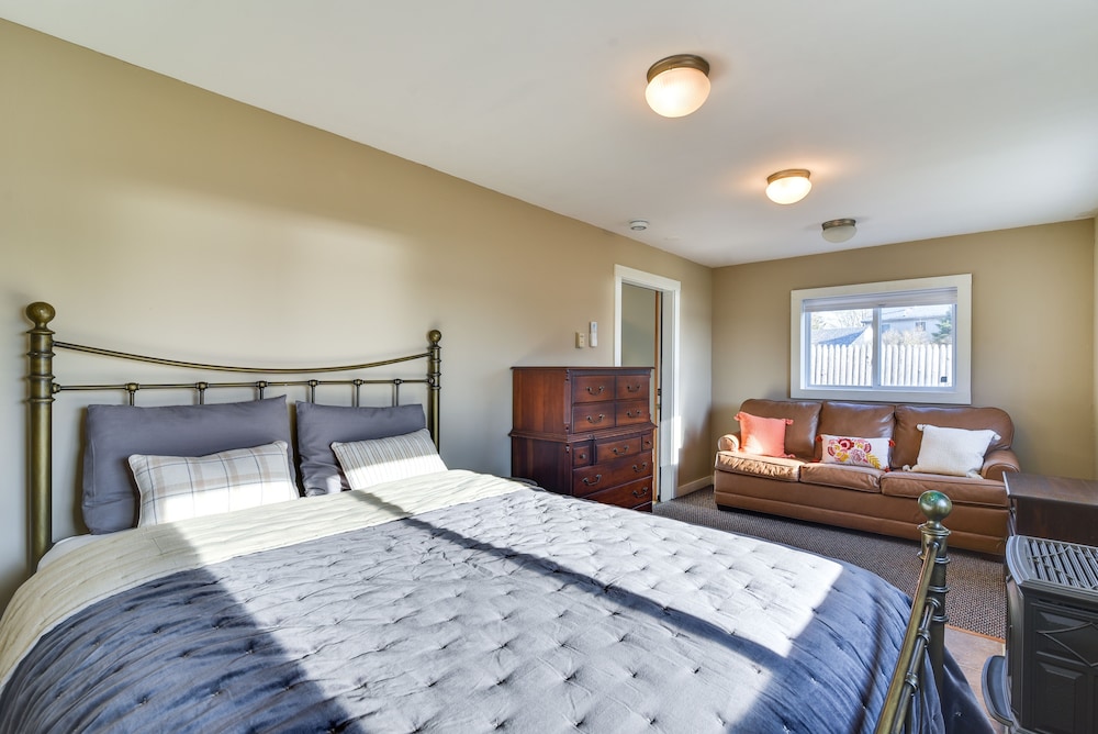 Oceanside Bass Harbor Home w/ Peaceful Deck! view 2