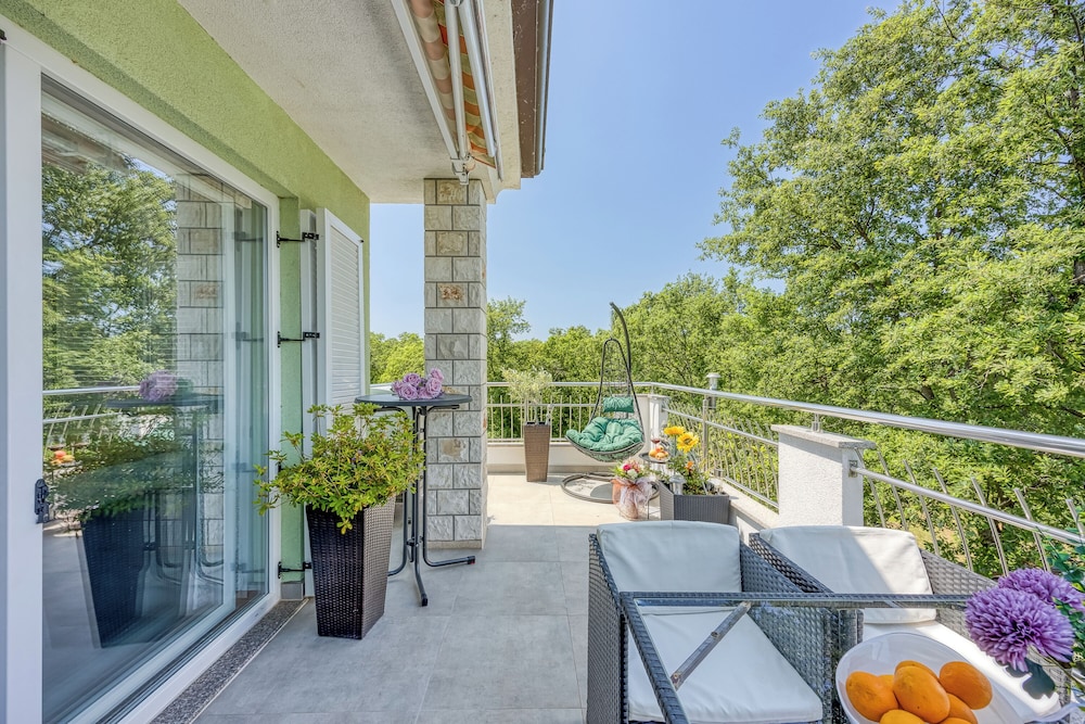 Sea Breeze Residence Mariella