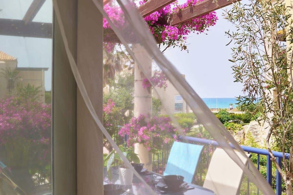 Villa Elias 3BR with Jacuzzi & Pool
