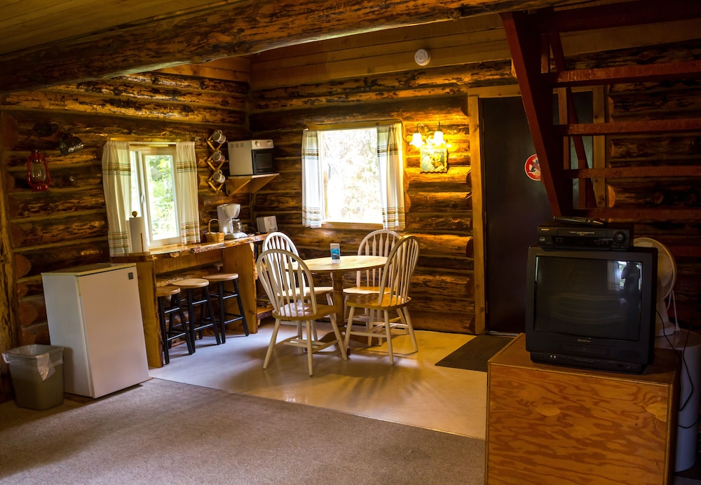 Midnight Sun Log Cabins