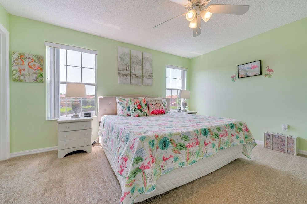 10 Mi to Disney Parks: Resort Retreat w/ Patio