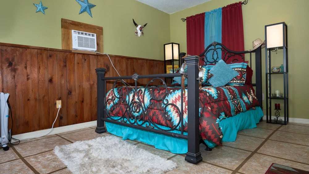 Pleasant Days Lodging Southwest Cottage
