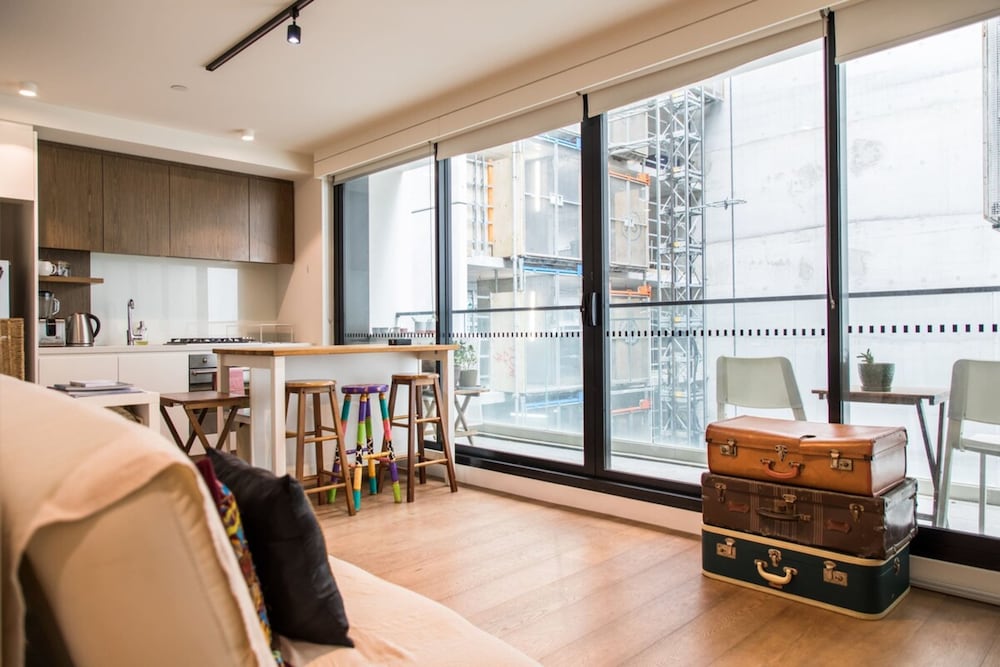 Eclectic 1 Bedroom South Yarra Hideaway view 4