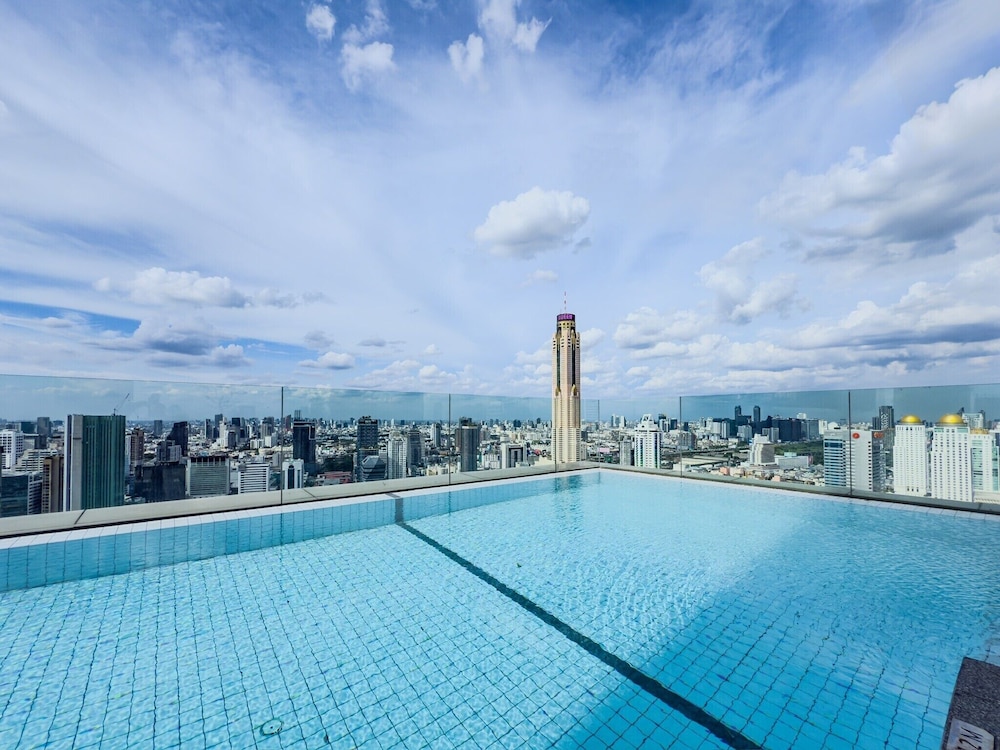 New Residence in Central Bangkok Siam Paragon · Central World