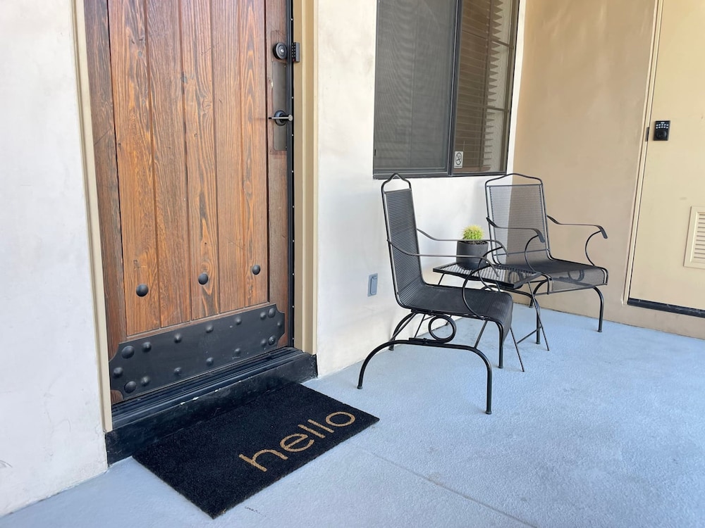 MCM Styled Condo Sleeps 4 Pool hot tub