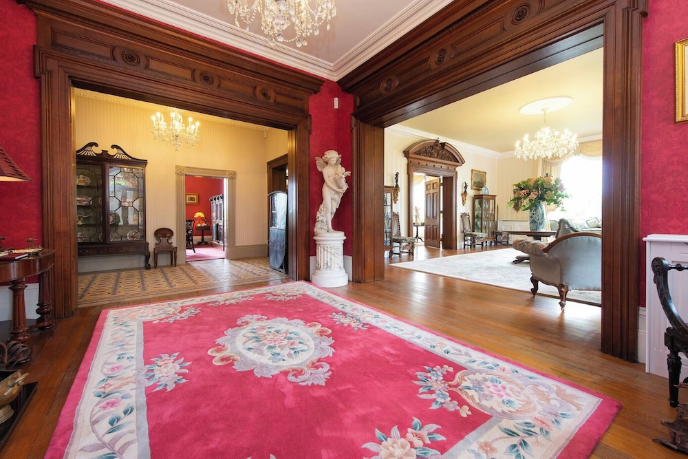 Severn Manor Country Estate