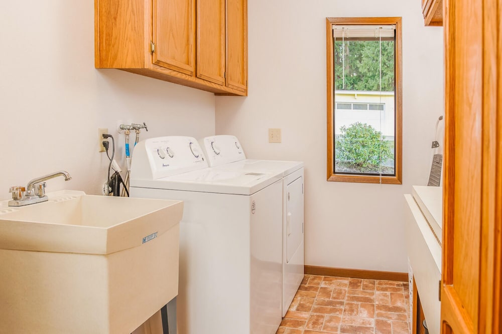 Cornet Bay Cottage in Oak Harbor