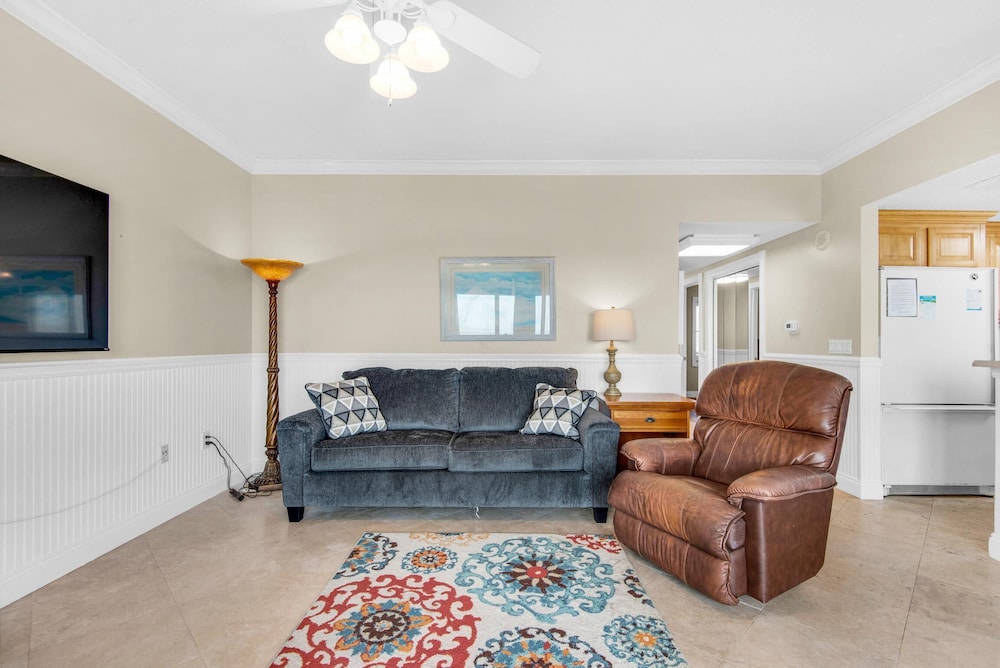 South Harbour 12E