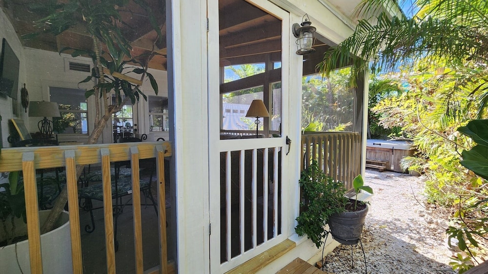 2404 Ave B 2 Bedroom Cottage by RedAwning
